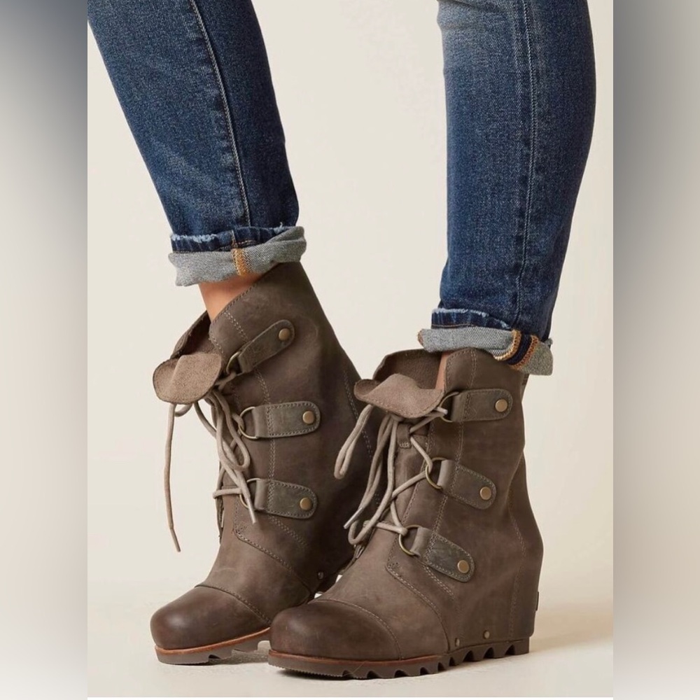 SOREL Joan Of Arctic Wedge Mid-Calf Brown Leather Laced Booties Size 9.5